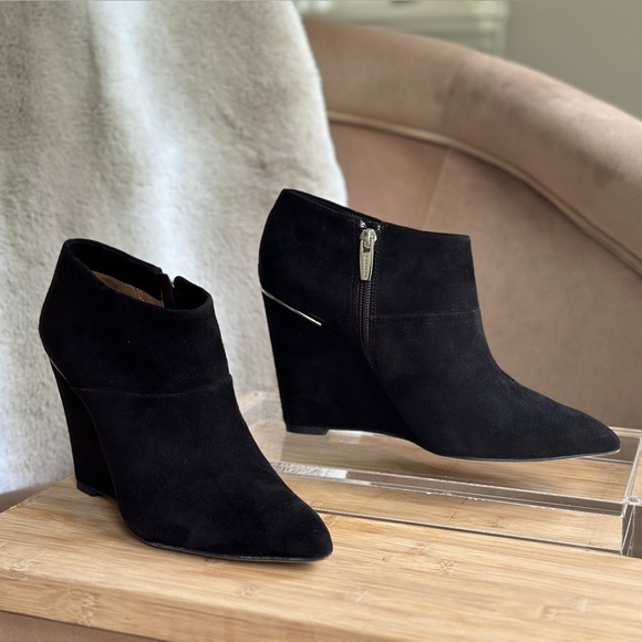 Coach Oakdale Bootie (7.5) Black - Picture 4 of 7